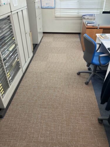 静岡市　事務所の床タイルカーペット貼り替え工事