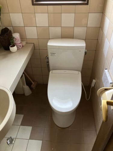 島田市でにじいろリフォームのトイレ交換工事